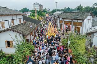 太阳报：一名英超球星的家被犯罪组织变成大麻农场